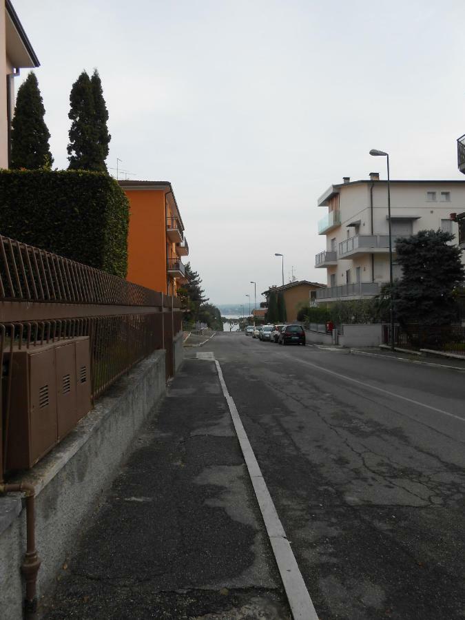 Monolocale A Peschiera Del Garda Vista Lago Exterior photo